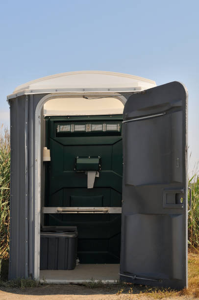 Best Portable restroom trailer rental  in Lewiston, MN